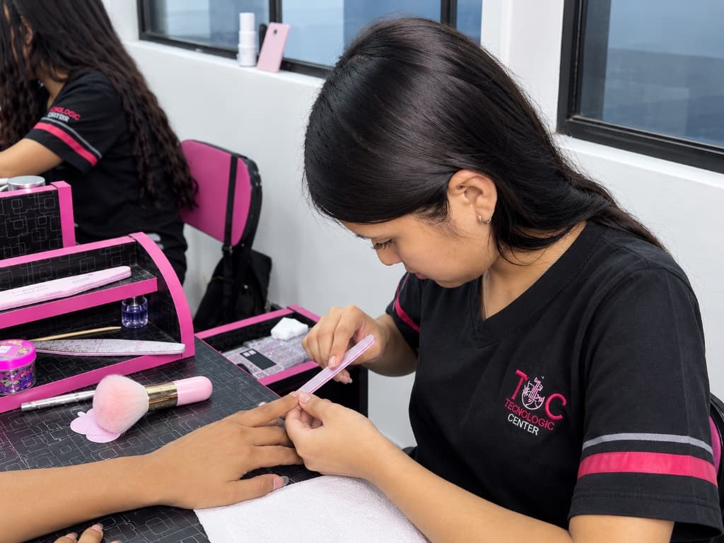 Manicure & Nail Art